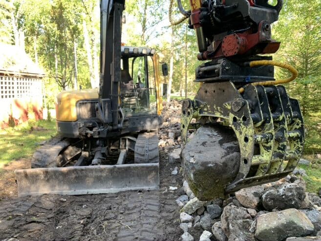 Kaeve- ja planeerimistööd pöördpeaga ekskavaatoriga